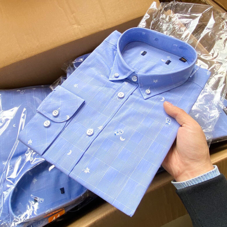 秋装纯棉衬衫西服打底。全新商场撤柜品牌剪标...