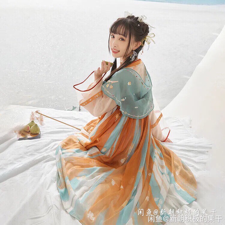 十三余遇见神鹿小豆蔻儿王者款国风长袖连衣裙...