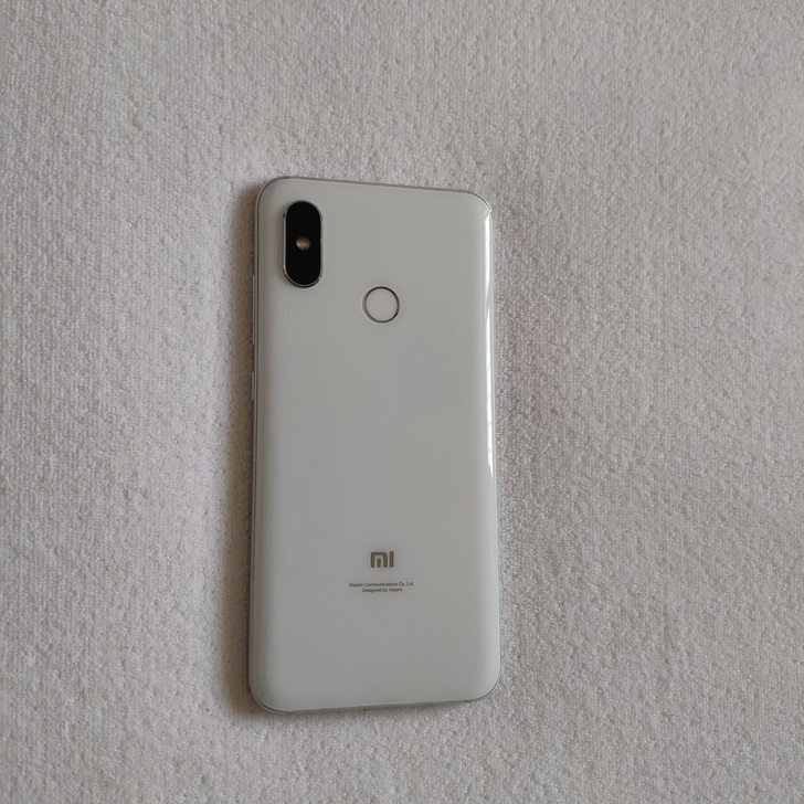 小米8，白色，6+64，功能正常，低价出售。