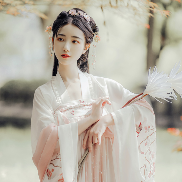 出池夏的一套齐胸襦裙『芳华##amp；mi...