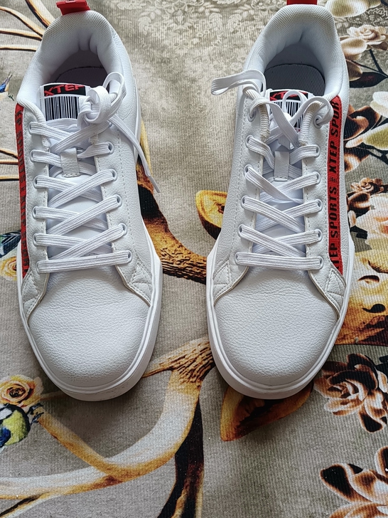 二手男鞋特步运动鞋42码   鞋子保证正品...