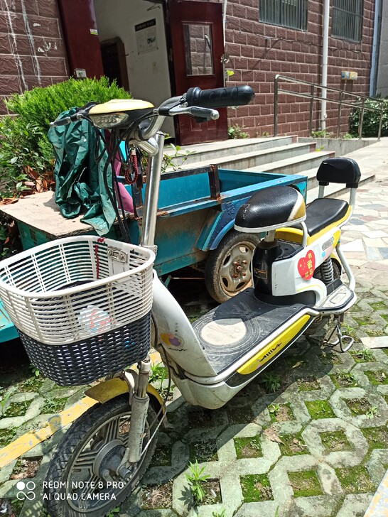 爱玛大品牌电动车，原价两千，现低价转让，所...