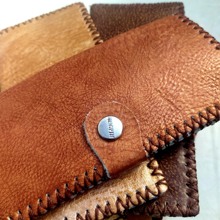 钱包纯牛皮手工制作，摆夜市进的货，现在工作...