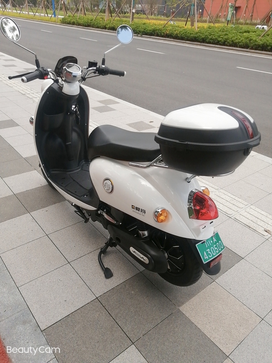 爱玛72伏9.5成新电动车转让