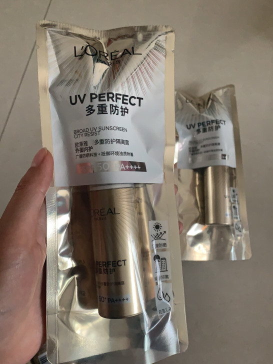 欧莱雅小金管面部防晒霜SPF50+
