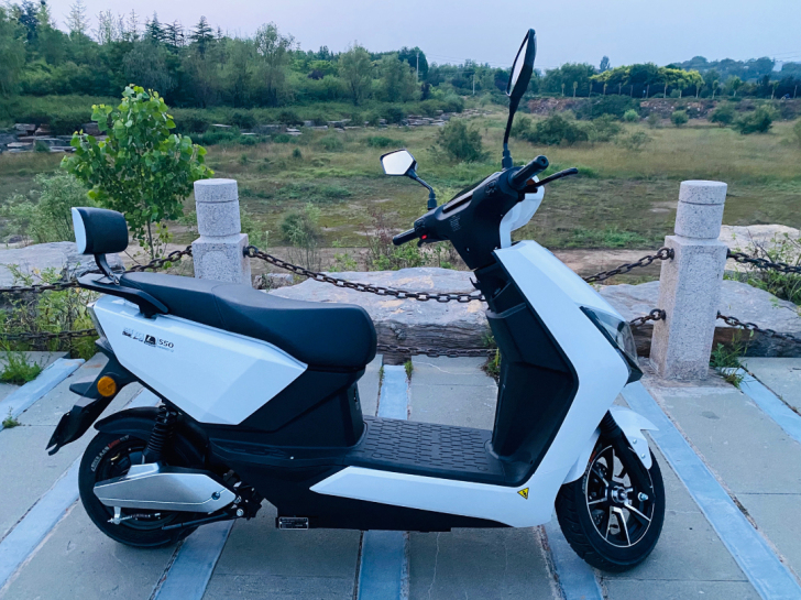 转让全新爱玛迪克 L550电动车，爱玛引擎...