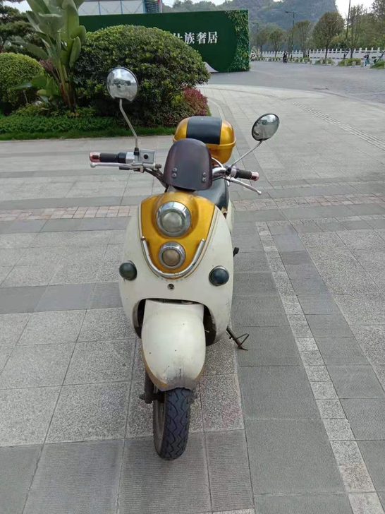 卖一台60v的五羊电动车，五个大电瓶。从虞...