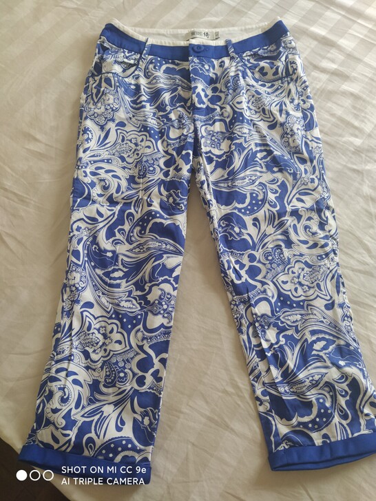 纯棉舒适品牌休闲裤，S码。二手衣物不退换。