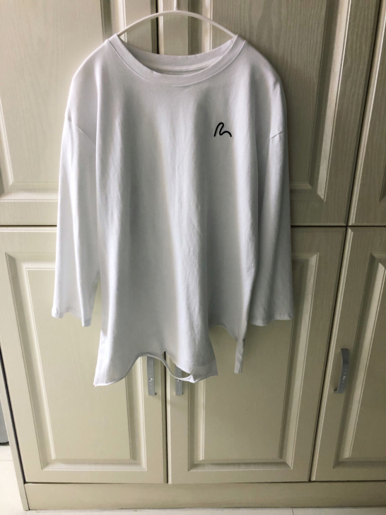 纯白色不规则T恤，可以穿到120斤