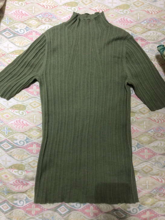 伊华欧秀春秋羊绒衫，豆绿色，全新，吊牌已摘...