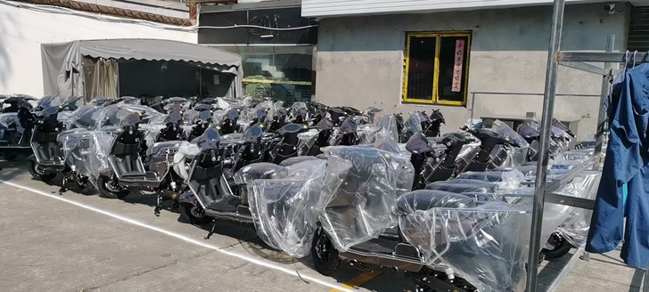上海杨浦区，虹口区。外卖专用车。可裸车卖。...