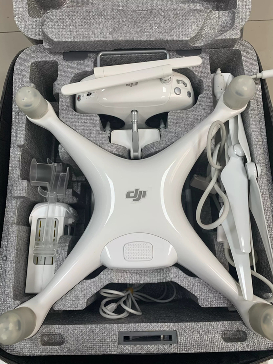 x33号大疆精灵四双电，整体成色非常好，无...