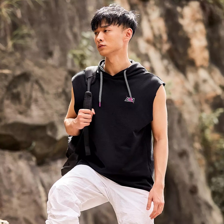 安踏ANTA要疯无袖帽衫运动T恤，尺码L码