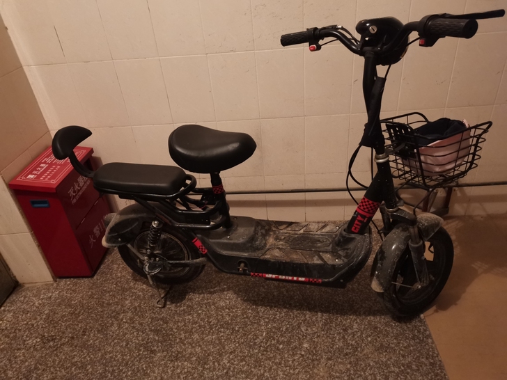 本人因工作原因，有一辆8成新的电动车需要转...