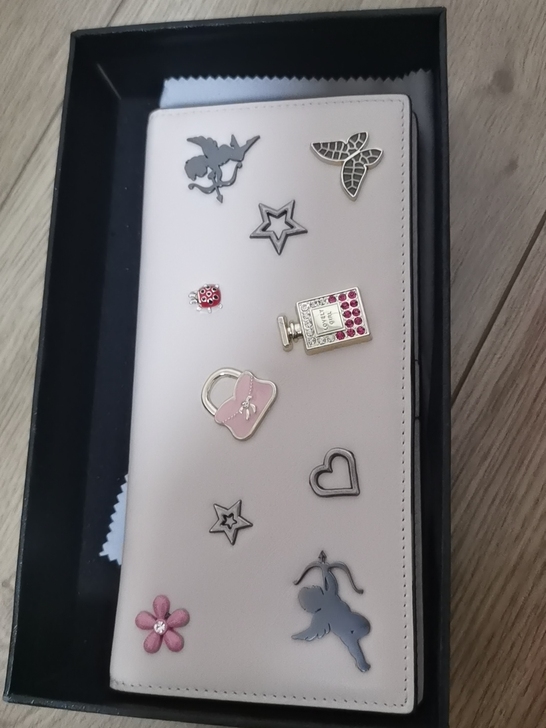 帕佳图钱包，全新的，想要的入呀