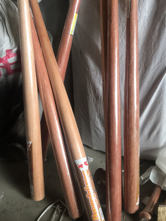 全新棒球棍，球棒，都有瑕疵，（虫眼或者一侧...