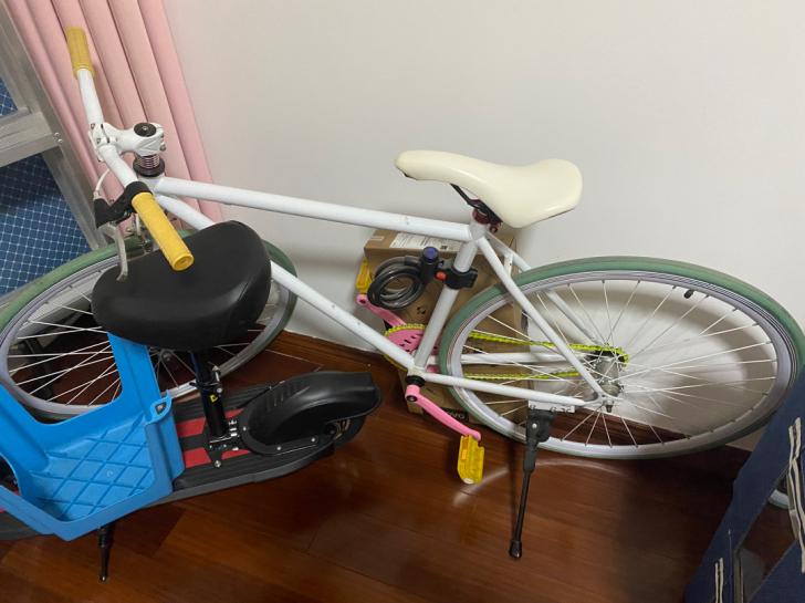 自行车死飞 几乎全新 买回来只在小区骑过