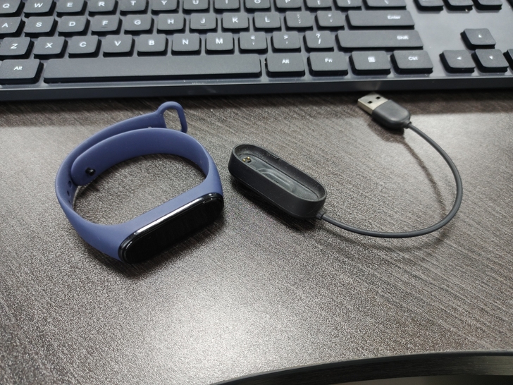 小米手环4NFC版，一直闲置未使用，买的蓝...