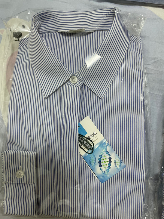 全新未拆封长袖短袖定制衬衫，西裤，裙子。衬...