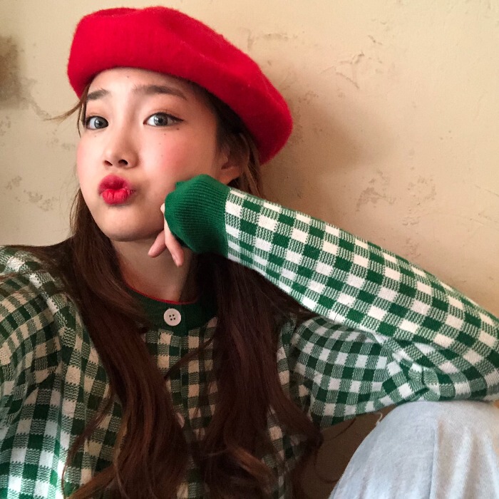 2020春季新款韩版绿色格子长袖短款外穿针...