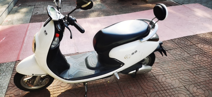 二手雅迪电动车