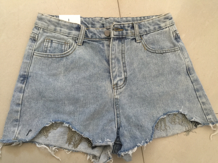 全新欧货牛仔短裤，全新的吊牌还在的L码的，...