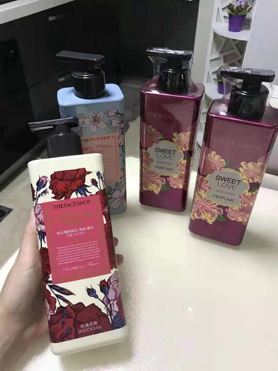 【全新未拆封500ml】菲诗小铺香水型沐浴...