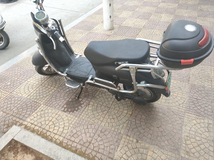 五羊电动车 五个大电池有牌有证，有行驶证 ...