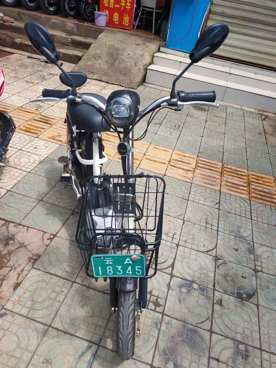 九成新台铃小单车，48伏锂电池，可以提回家...