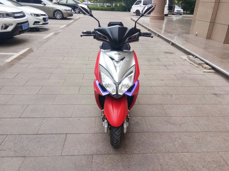 小刀电动车雷霆王，几乎全新，缺钱花了，低价...