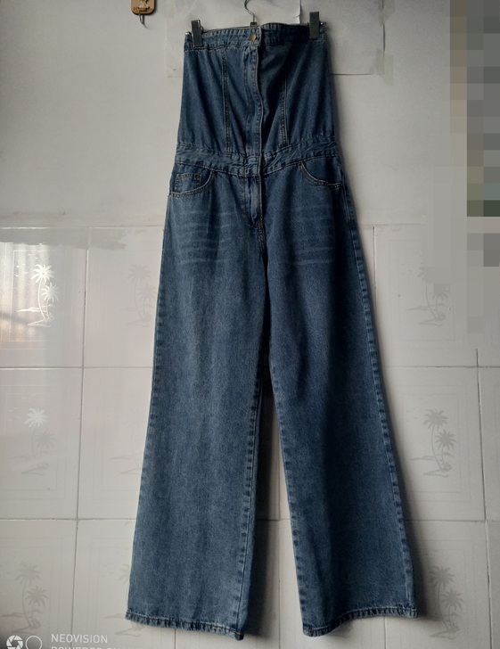 全新背带裤,软料,不是背带的,前面是拉链,...