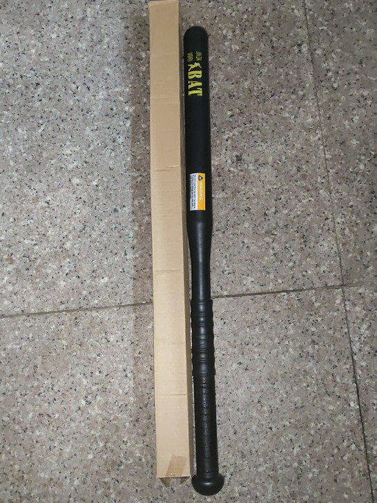 全新垒球棍转让，内有乾坤，懂的拿走，