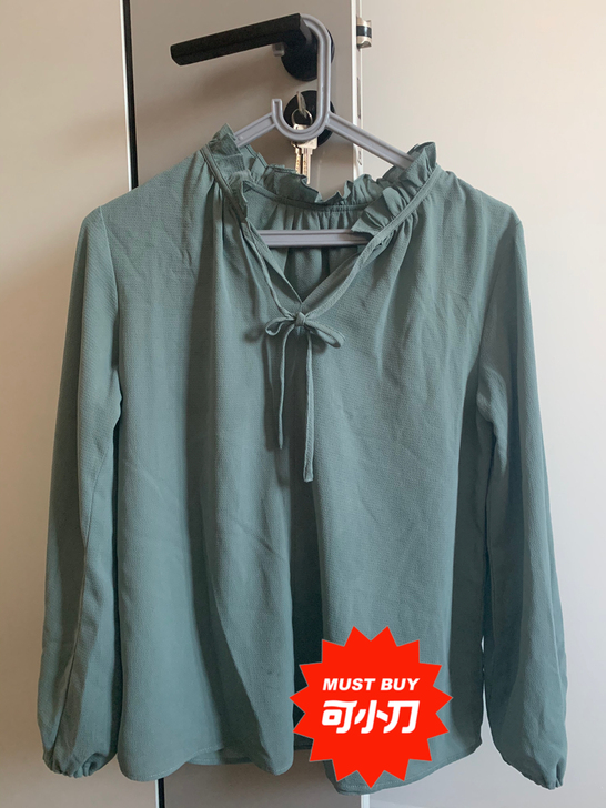 雾霾蓝衬衫 购于外卖实体店，标签已剪