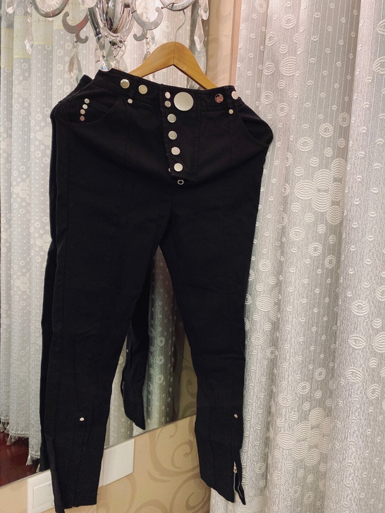 高腰金属装饰黑色牛仔拉链小脚裤