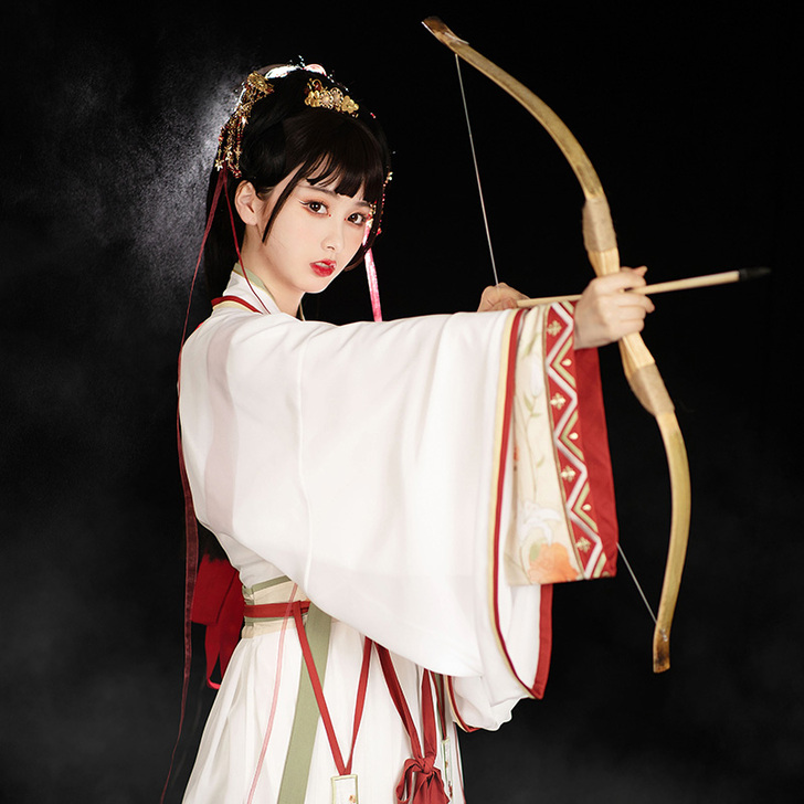 池夏家的，全新，有吊牌，不想入汉服坑了，现...