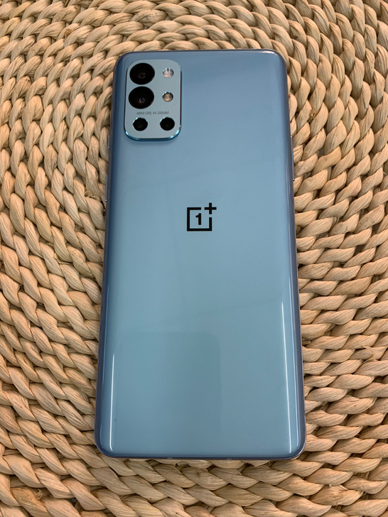 一加9R顶配  12+256G 骁龙870...