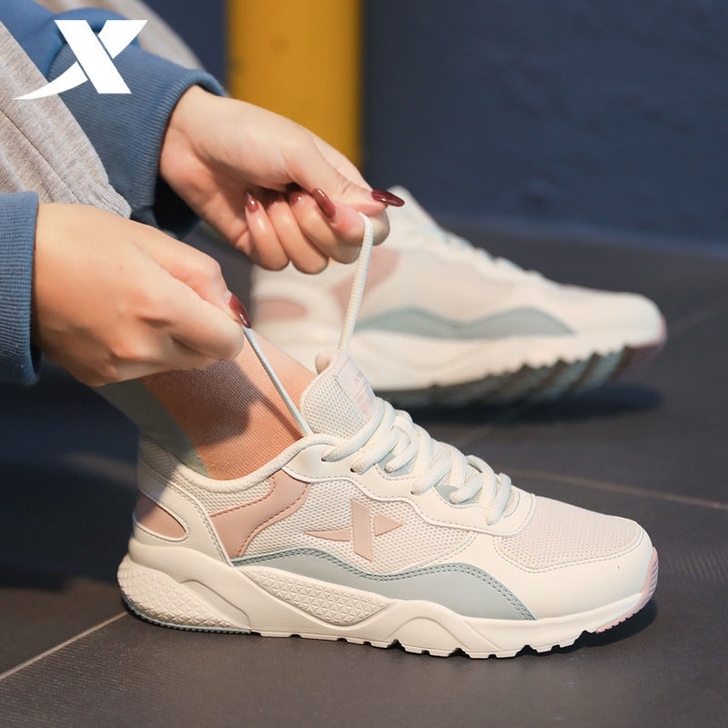 特步女鞋运动鞋2021秋季新款网面跑步鞋透...