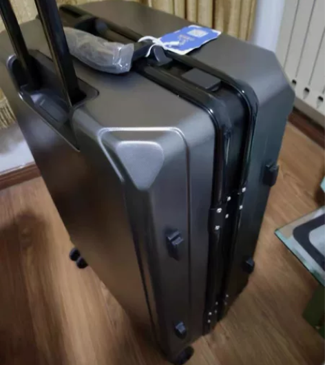 【特价】全新袋鼠铝框拉杆箱行李箱旅行箱密码...