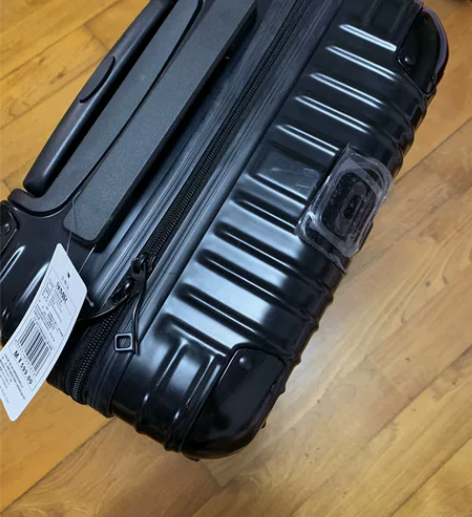 全新未拆封中型拉杆箱原价599，现169元...