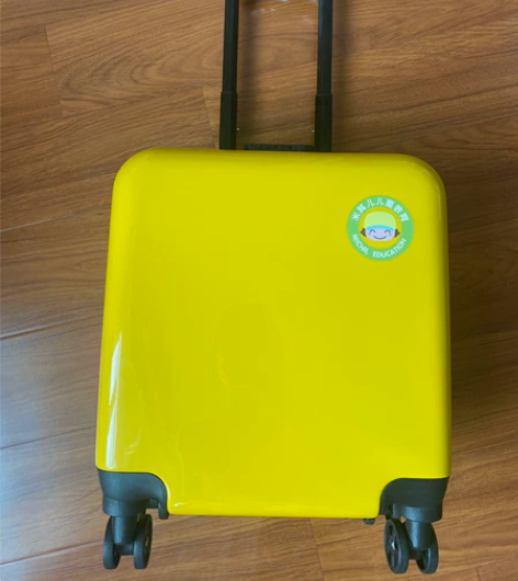 出儿童拉杆箱  全新未使用  孩子上早教送...