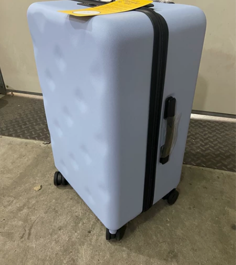 不莱玫行李箱22p拉杆箱微瑕疵 感兴趣的话...