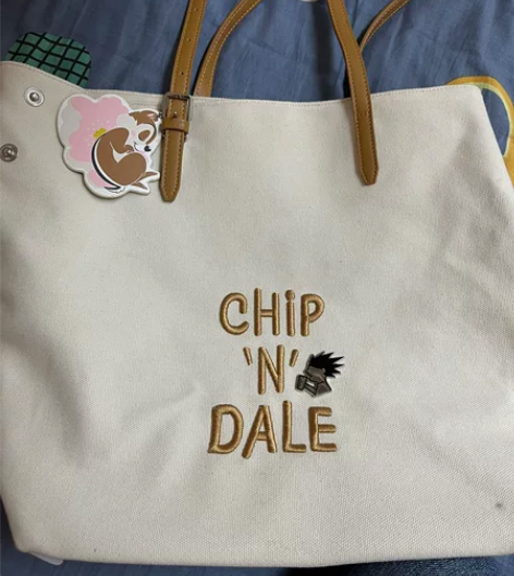 小众品牌帆布包60包邮！赠送喜茶限量徽章！...