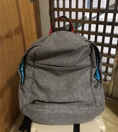 米熙箱包 双肩包，长时间没用，外观有点脏，...