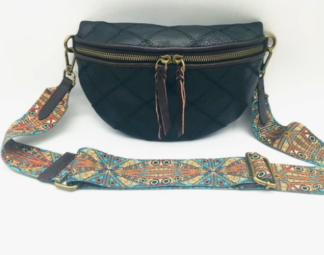 ?复古文艺百搭拼接牛皮撞色压花胸包单肩斜跨...