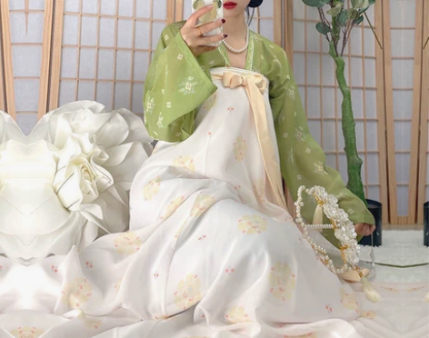 桔屿《初柳》正品全新有吊牌，S.M各一套 ...