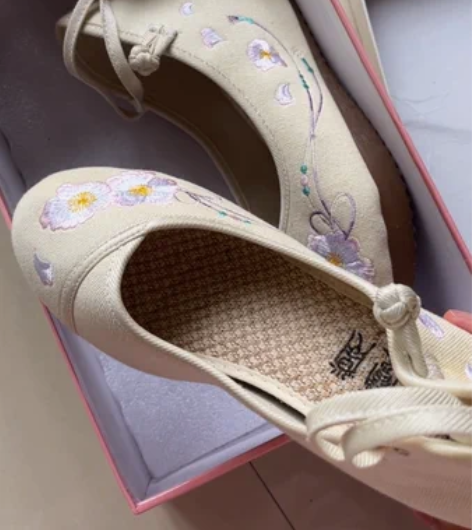 【包邮】九成新39码如梦霓裳汉服樱花坡跟鞋...