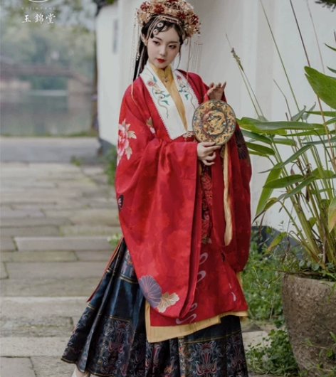 玉锦堂【蝶戏牡丹】仿妆花大袖直领汉服对襟明...