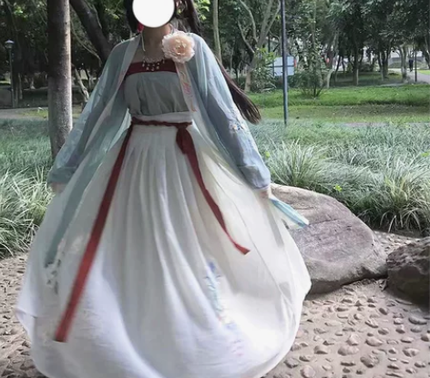 茗月萱原创汉服 他们家的芙蓉呐，穿了几次，...