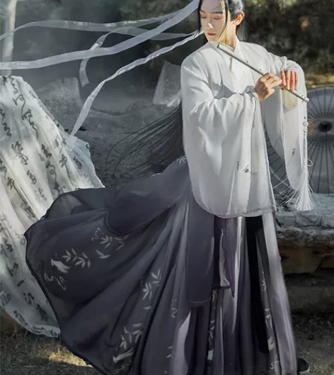 洛苓的步瑶,淘宝买的,冲动消费了属于是,没...