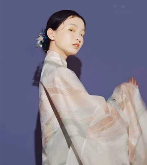 熠燿白云长衫S码（可加购浅予白露云肩 很早...